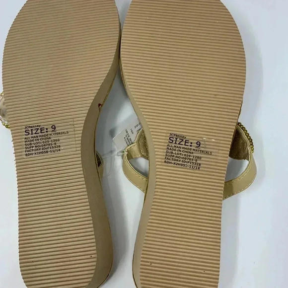 MIXIT Womens 9 Tan Faux Pearl Gold Jewel Detail Thong Sandals Slides NEW NWT - Picture 4 of 7